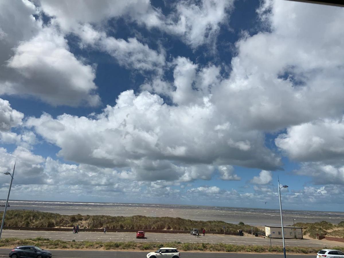 Beach View - Amazing Sea Views Apartment Lytham St Annes Exterior photo