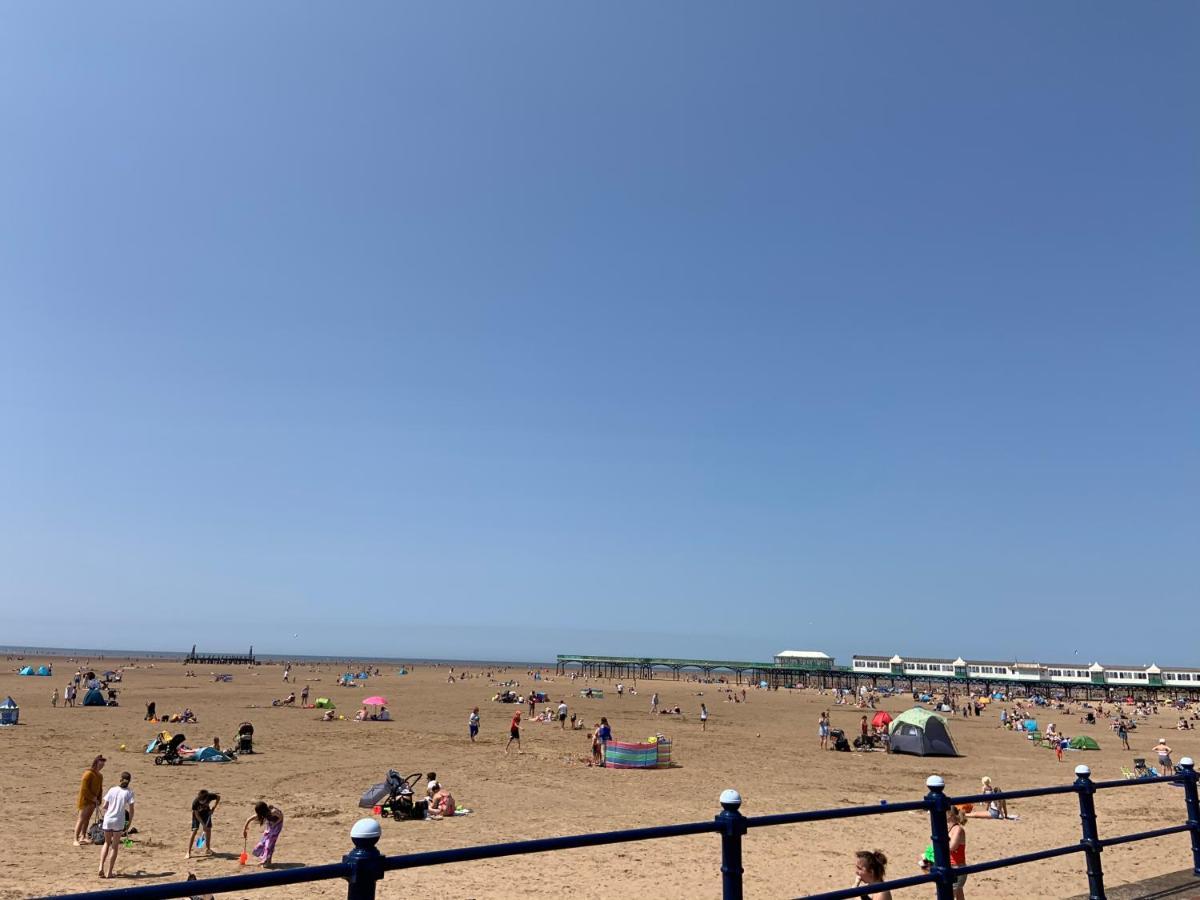 Beach View - Amazing Sea Views Apartment Lytham St Annes Exterior photo